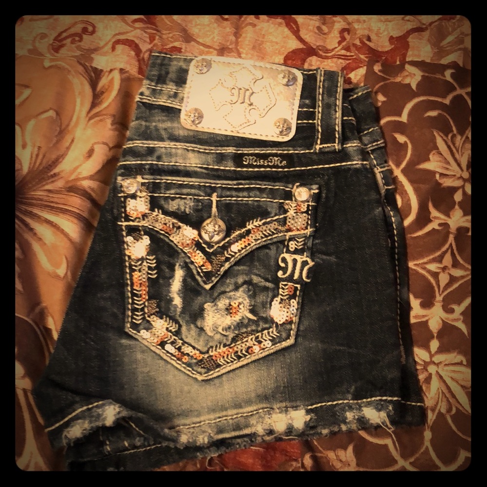 Miss Me Signature Shorts Sz:24